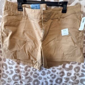 NWT - Old Navy Khaki Shorts - 3.5inch inseam - Size 16